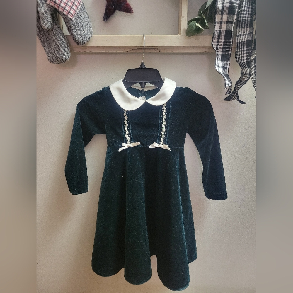 Vintage Sophie Rose Dress Girls 6 Velvet Green Rosettes Peter pan collar